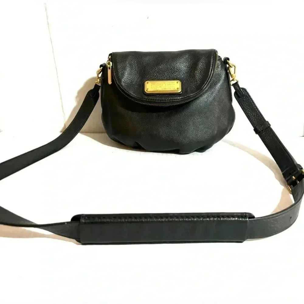 Marc by Marc Jacob’s black leather crossbody handbag